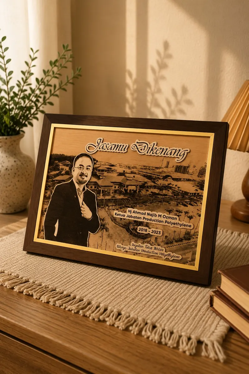 Plaques & Frames